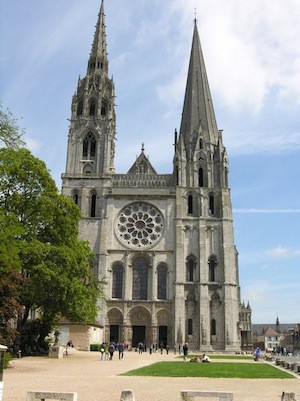 Aeon Tours: Chartres Cathedral and Old Town Tour